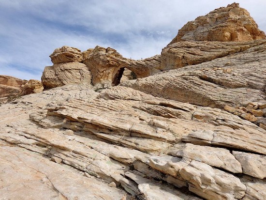 First view of the namesake arch on Bridge Mountain