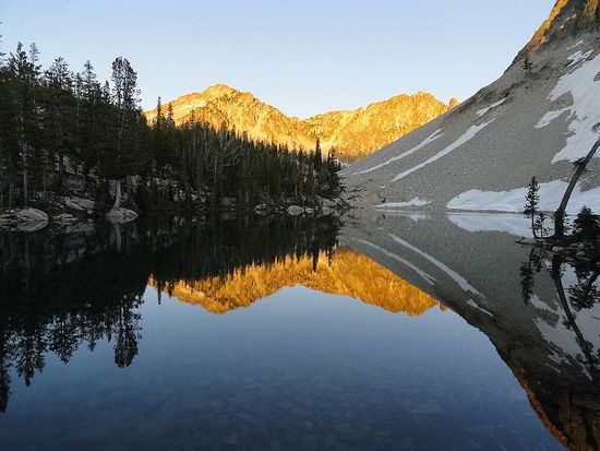 Awesome sunset alpenglow from our campsite at one of the Flytrip Lakes.