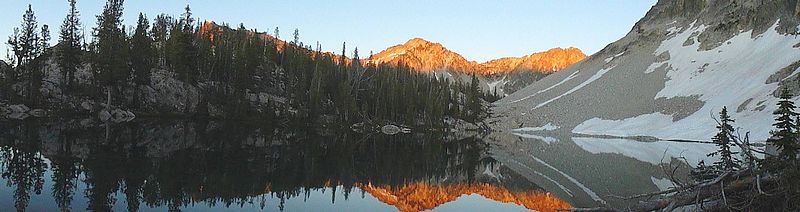 Flytrip Alpenglow Panorama.