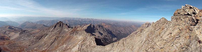 Panoramic view of the ridge stretching from Salzburger Spitzl to Goat Mountain.