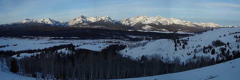 Panoramic view of the peaks on the Sawtooth front.